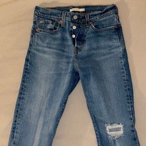 Never Worn Levi’s Wedgie Straight Jeans